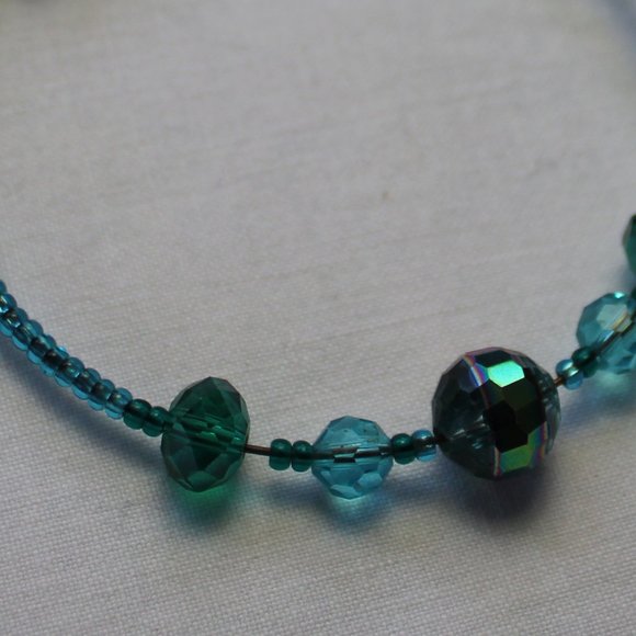 Glass Beaded Memory Wire Bracelet - One Size, Blue & Green - Picture 5 of 5